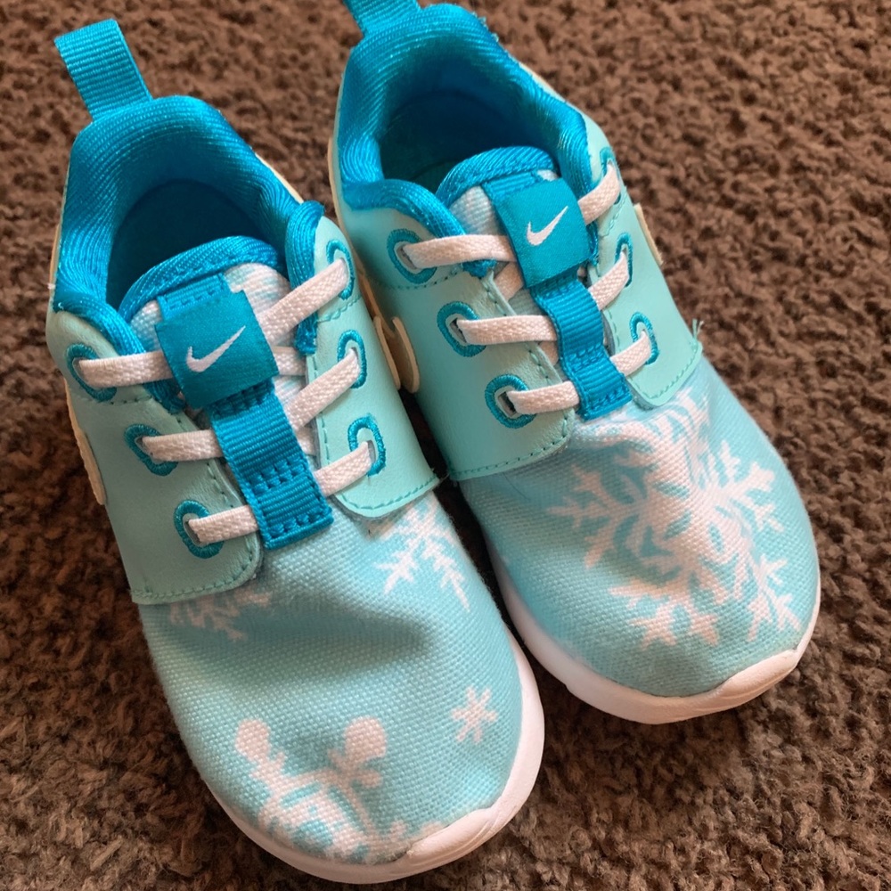 Nike shoes size 6